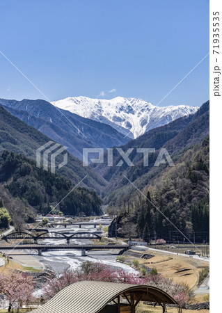 大鹿村の大西公園より望む風景 大鹿村の大西公園より望む風景 71935535