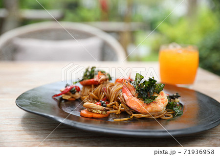 Spaghetti spicy with shrimp , Thai fusion food Spaghetti spicy with shrimp , Thai fusion food 71936958