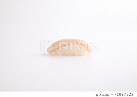 Hamachi sushi , Japanese food yellowtail sushi isolated in white background 71937528