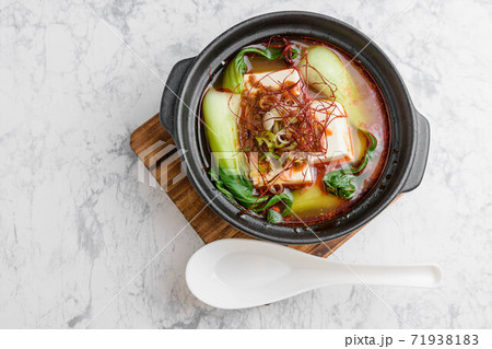 ピリ辛坦々湯豆腐 ピリ辛坦々湯豆腐 71938183