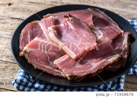 Dried and smoked meat slices Dried and smoked meat slices 71938676