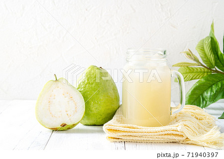 グアバ ジュース 汁 71940397