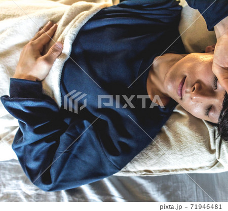 男性ポートレート 71946481