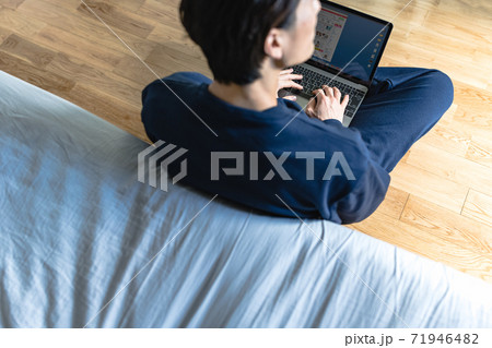 男性ポートレート 71946482