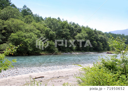 上高地と特別名勝穂高連峰 71950652