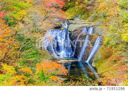 紅葉と生瀬滝 71951296