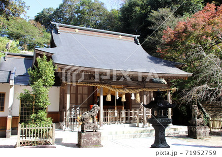 伊万里市の伊萬里神社本殿 71952759