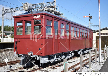 留置線に停車中の三岐鉄道220系モニ226形 留置線に停車中の三岐鉄道220系モニ226形 71957493