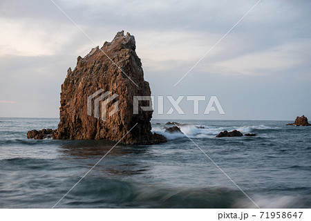 持石海岸　観音岩 71958647