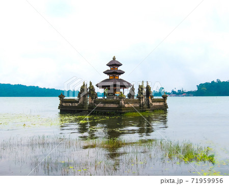 Pura Ulan Danu Beratan Water Temple in Bali 71959956
