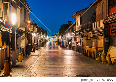 夜の祇園 花見小路の写真素材