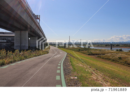 相模川サイクリングロード 神奈川県海老名市 の写真素材