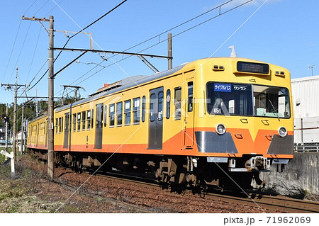 勾配区間をゆく三岐鉄道三岐線の801系 71962069