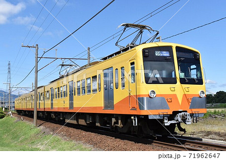 快晴の三岐鉄道をゆく751系電車 71962647