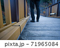 吊り橋　足下　ローアングル 71965084