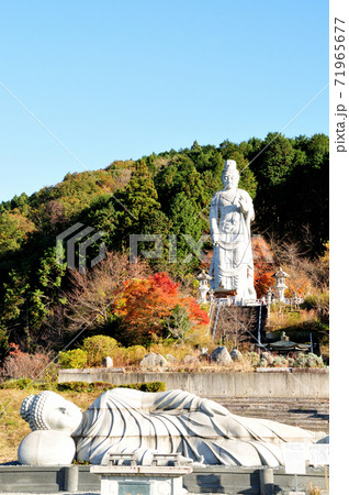 壷阪寺 天竺渡来大観音石像 壷阪寺 天竺渡来大観音石像 71965677
