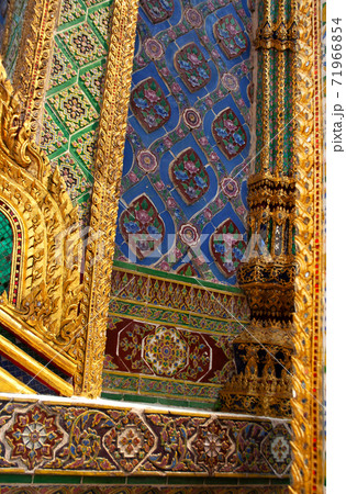 Wat Phra Kaew temple ornate facade pattern detail Wat Phra Kaew temple ornate facade pattern detail 71966854