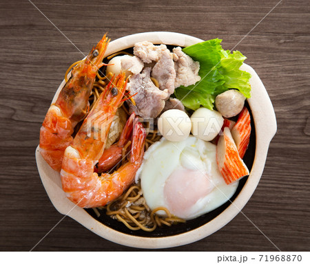 Clay Pot Yee Mee Seafood Noodle Soup Clay Pot Yee Mee Seafood Noodle Soup 71968870
