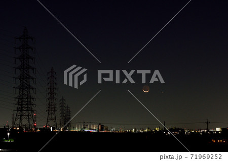 地球照の見える月と水星 71969252