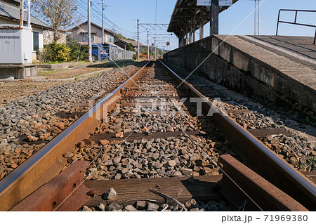 湖の広がる秋鹿町駅(あいかまちえき)・・一畑電車 71969380
