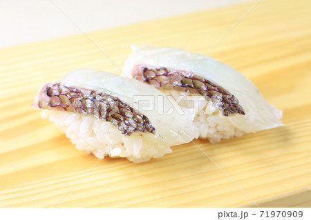美味しい真鯛握り寿司 71970909