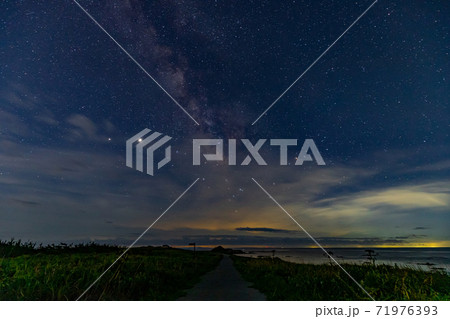 舳倉島 シラスナ遺跡 夜① 71976393