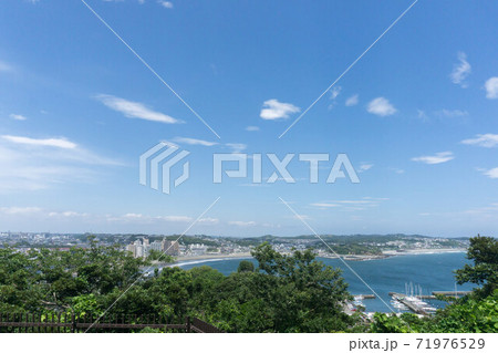 江の島展望台から見た湘南海岸 71976529