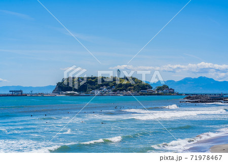 湘南・江ノ島（七里ヶ浜から撮影） 71978467