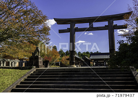 吉野神宮　鳥居　奈良県吉野郡吉野町 71979437
