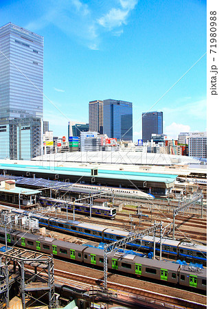東京都、東京駅に発着する電車、列車の風景 東京都、東京駅に発着する電車、列車の風景 71980988