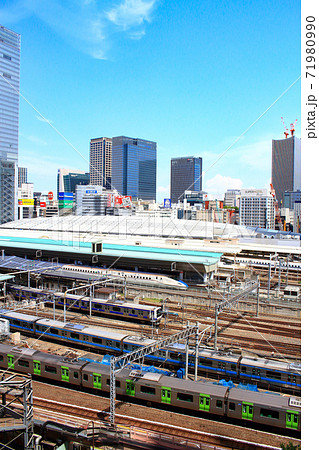 東京都、東京駅に発着する電車、列車の風景 東京都、東京駅に発着する電車、列車の風景 71980990