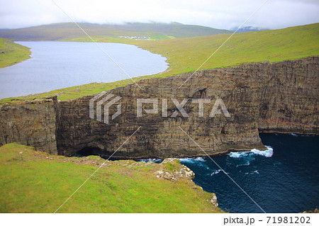 海の上に浮かぶ「ソルヴァグスヴァテン湖」 海の上に浮かぶ「ソルヴァグスヴァテン湖」 71981202
