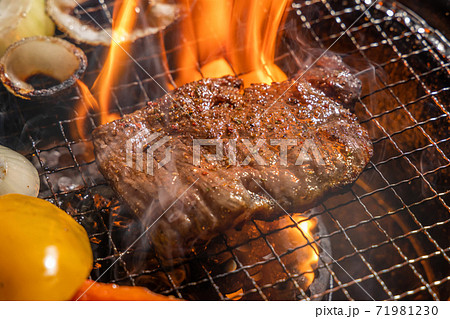 高級和牛で焼肉　 Japanese beef roasted meat set 71981230