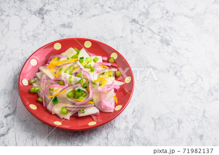 蕪と柚子のマリネ 71982137