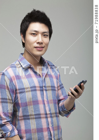 若い男 若い男性 男 71988838