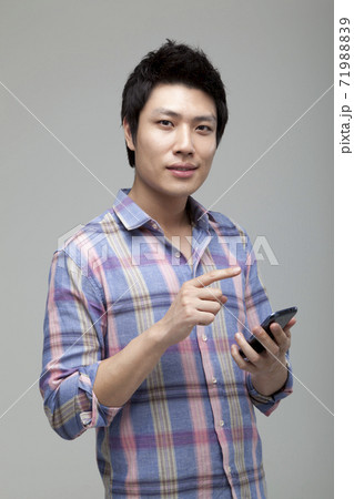 若い男 若い男性 男 71988839
