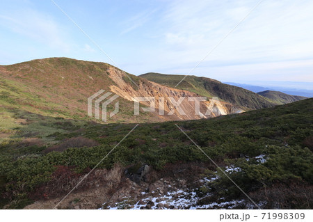 那須連峰　朝日岳　熊見曽根分岐付近 71998309