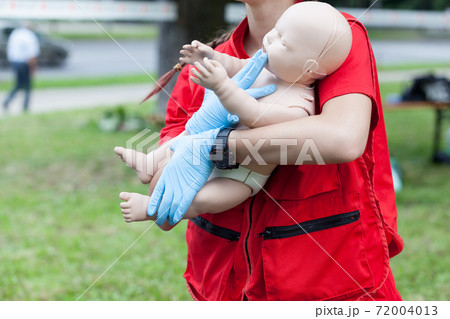 Baby or child first aid and CPR Baby or child first aid and CPR 72004013