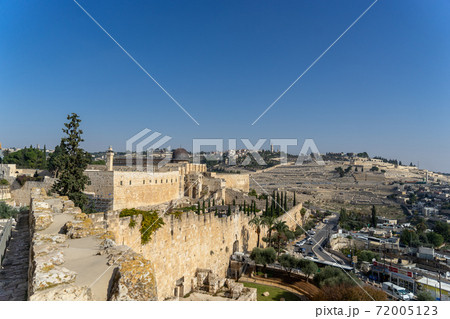 Walk on Jerusalem walls 72005123
