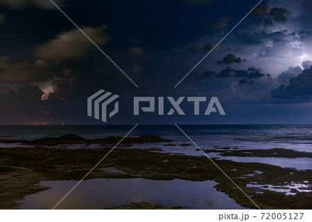 Lightning storm om Mediterranean Sea Lightning storm om Mediterranean Sea 72005127