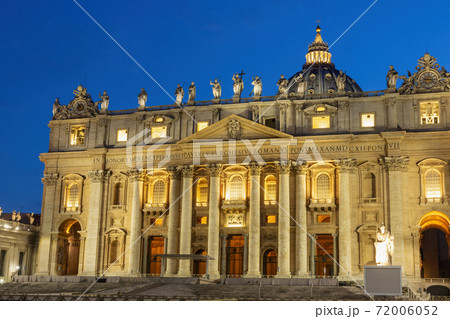 St. Peters Basilica in the night.  Vatican City, 72006052