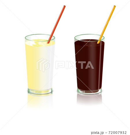 Glasses with a cocktail. Set with milk or caramel and chocolate drink. 72007932