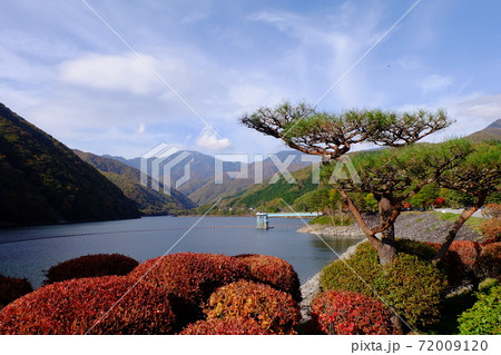 秋の広瀬湖 72009120