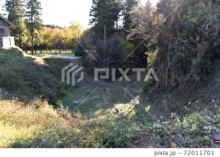 箕輪城跡　郭馬出し周囲の掘切 72011701
