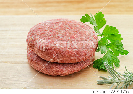 手ごねハンバーグ 72011757