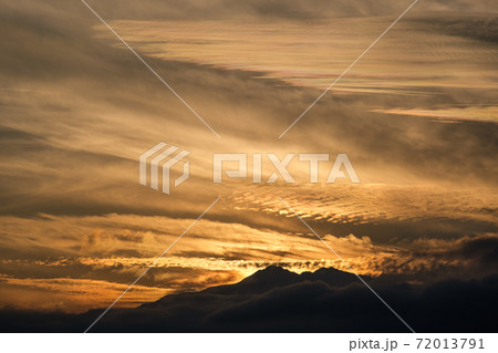 爺ケ岳の夕景 72013791