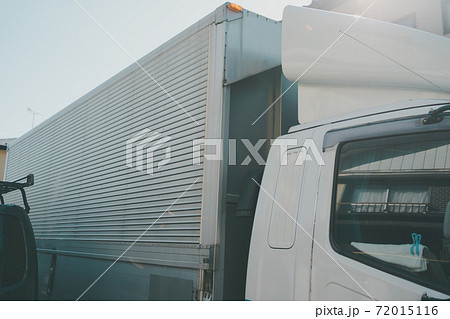 トラック　バンボディ 72015116