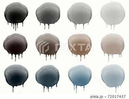 白い背景の上の抽象的な水彩画　ダーク色 72017437