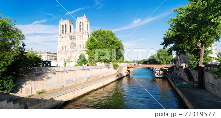 Notre Dame cathedral, Paris France Notre Dame cathedral, Paris France 72019577