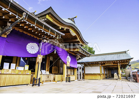 「おすわさん」と呼ばれ親しまれている鎮西大社 諏訪神社 72021697